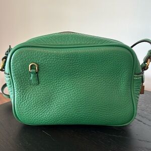 Jcrew kelly green pebbled leather camera bag